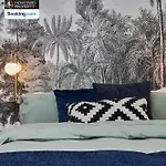 Newly Renovated 4bdr House By Homebird Management Short Lets & Serviced With Private Parking & Netflix Hébergement de vacances